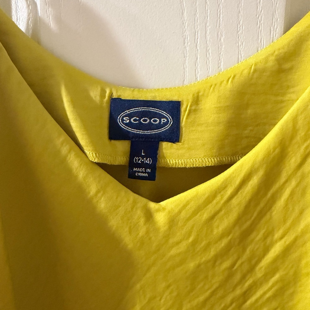 Elegant Yellow Midi Dress - Picture 3 of 3